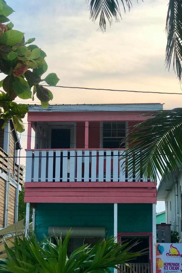 Chila'S Accommodations Caye Caulker Exterior photo